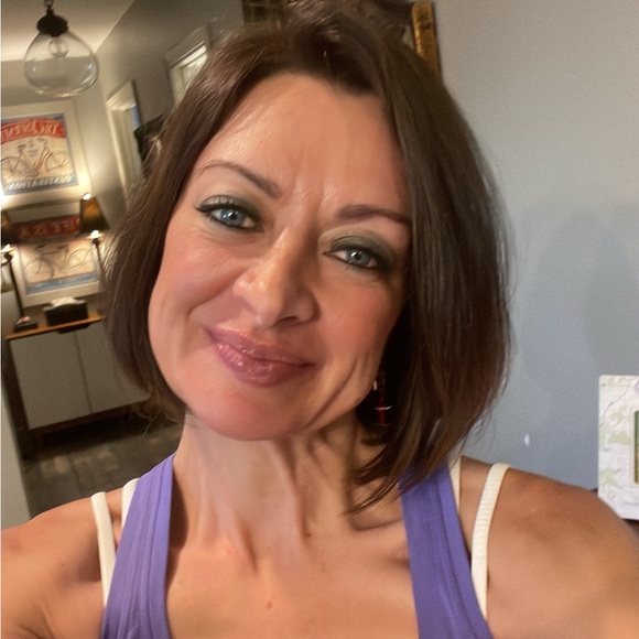 Meet your Posher, Vanessa - Picture 3 of 4